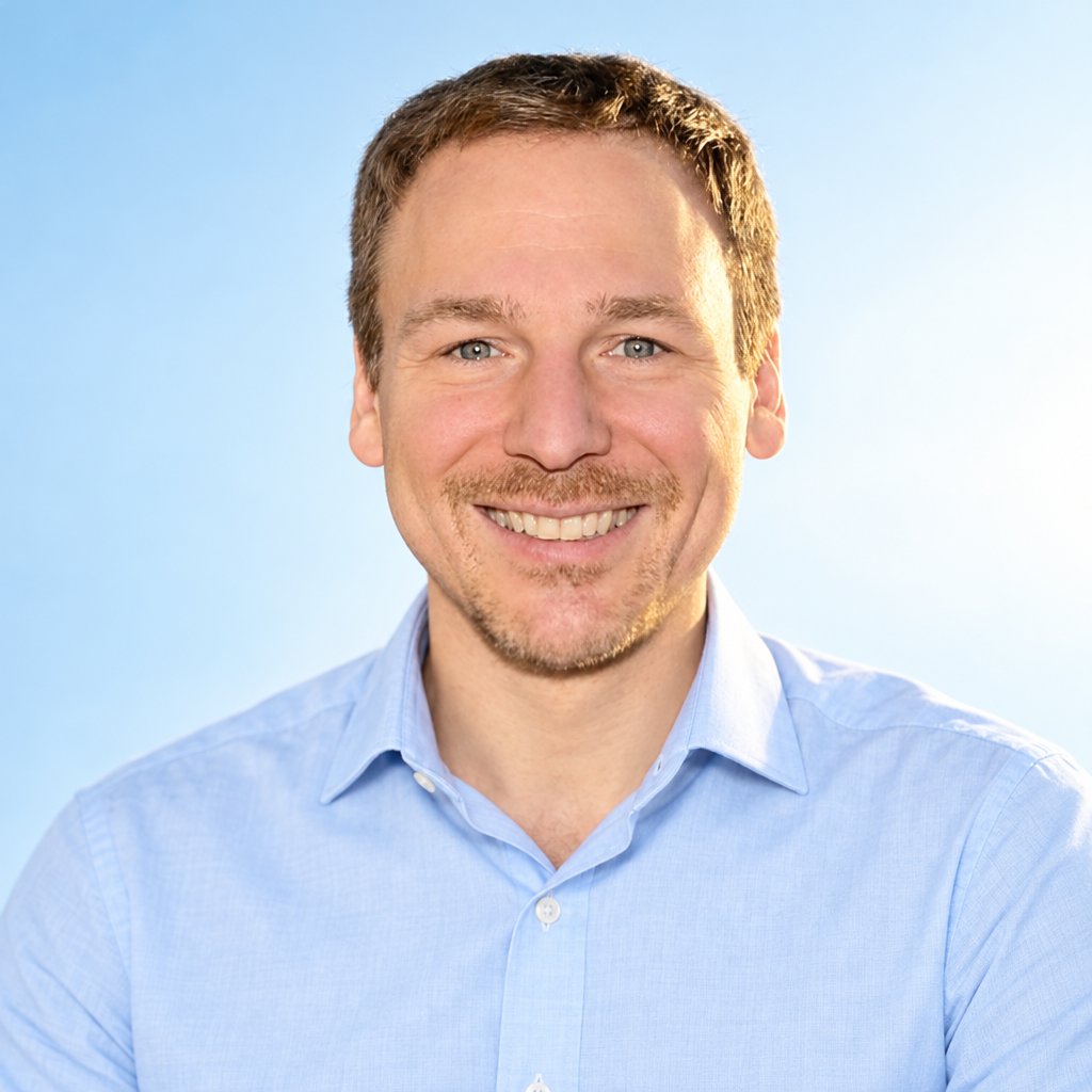 Johannes Jägers lächelt offen in die Kamera